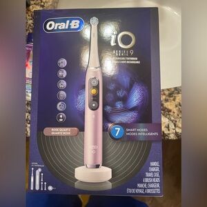 Oral B iO9 Rechargeable Toothbrush NWT